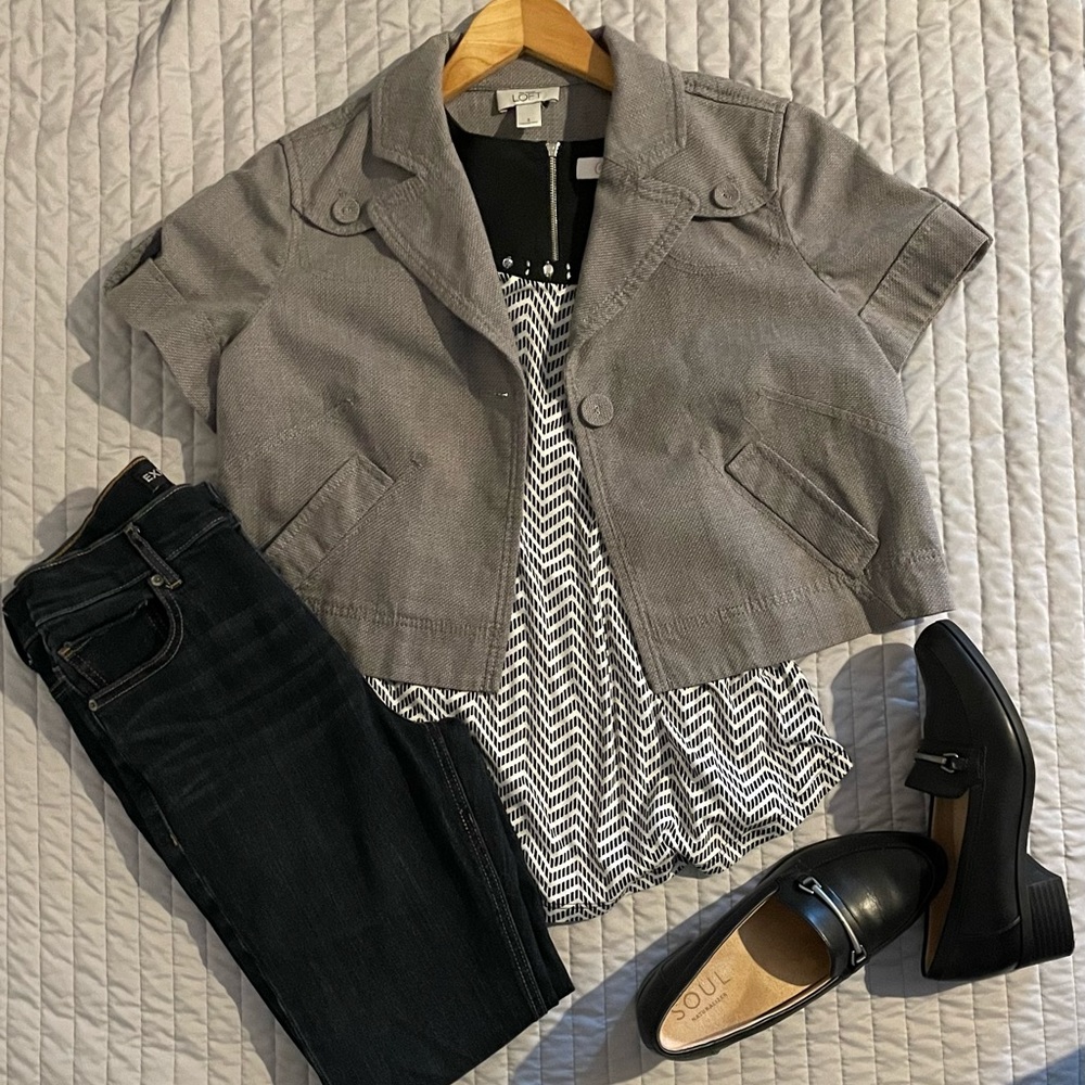 Ann Taylor LOFT gray short sleeve blazer
